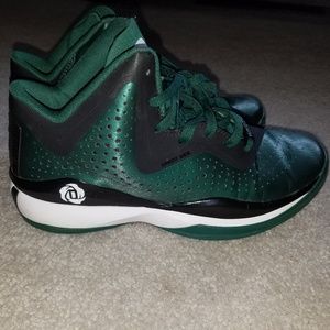 D Rose basketball shoes